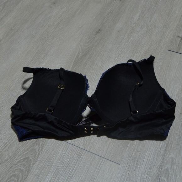 Victoria's Secret Very Sexy Blue with Black Lace Push up Bra Size 36B - Picture 2 of 6